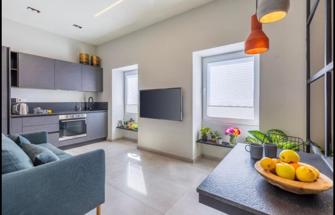 New - Designer Finished 1 Bedroom Apartment A 5 Minutes Ferry Away From Valletta Mosta Buitenkant foto